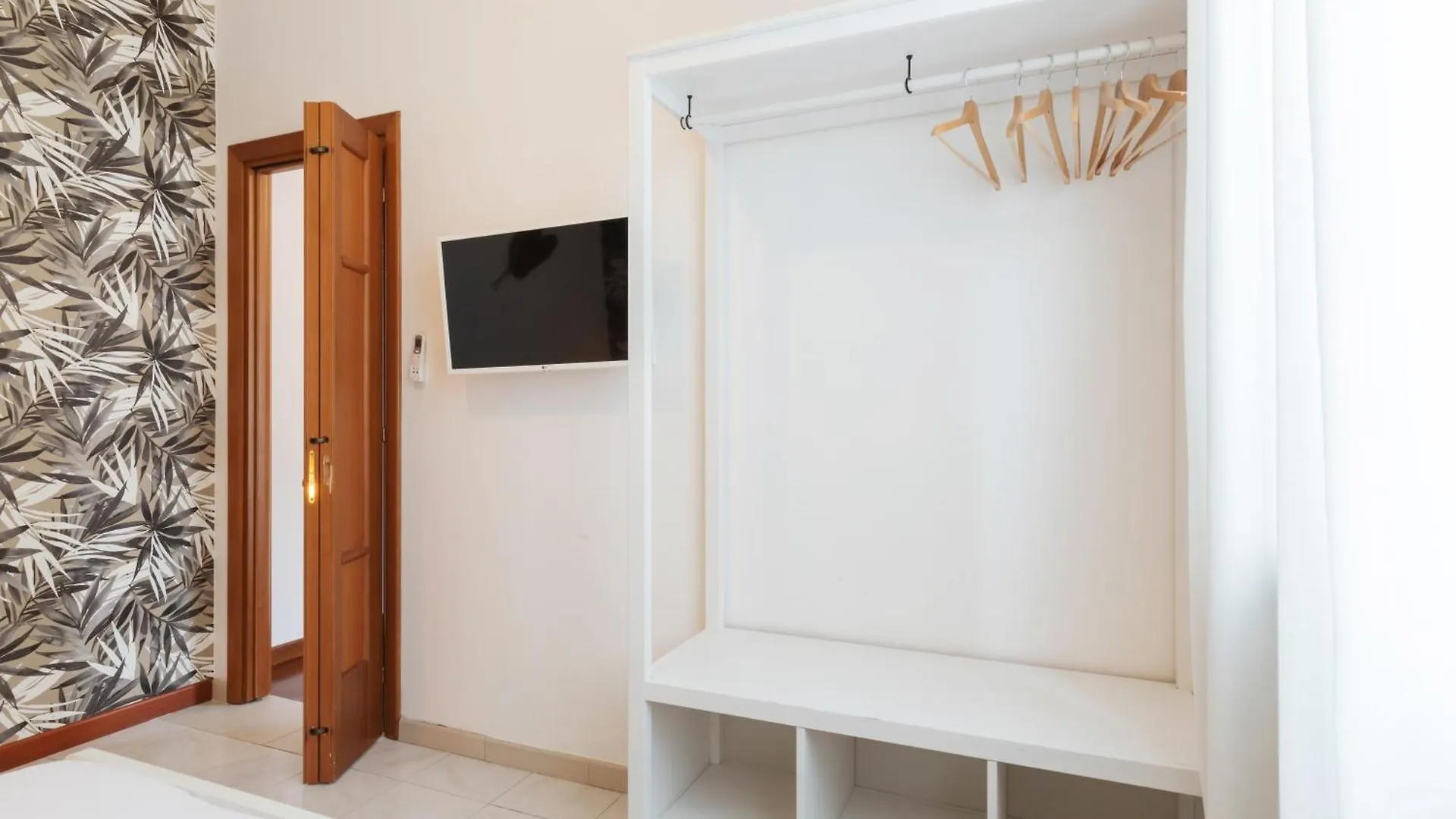 Duomo - Citylife Pink Vintage Apt Center Milan Apartment Italy