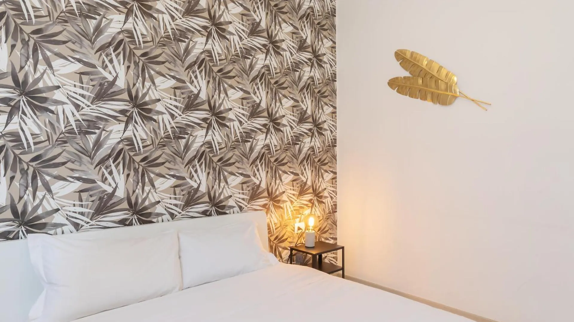 Duomo - Citylife Pink Vintage Apt Center Milan Apartment Italy